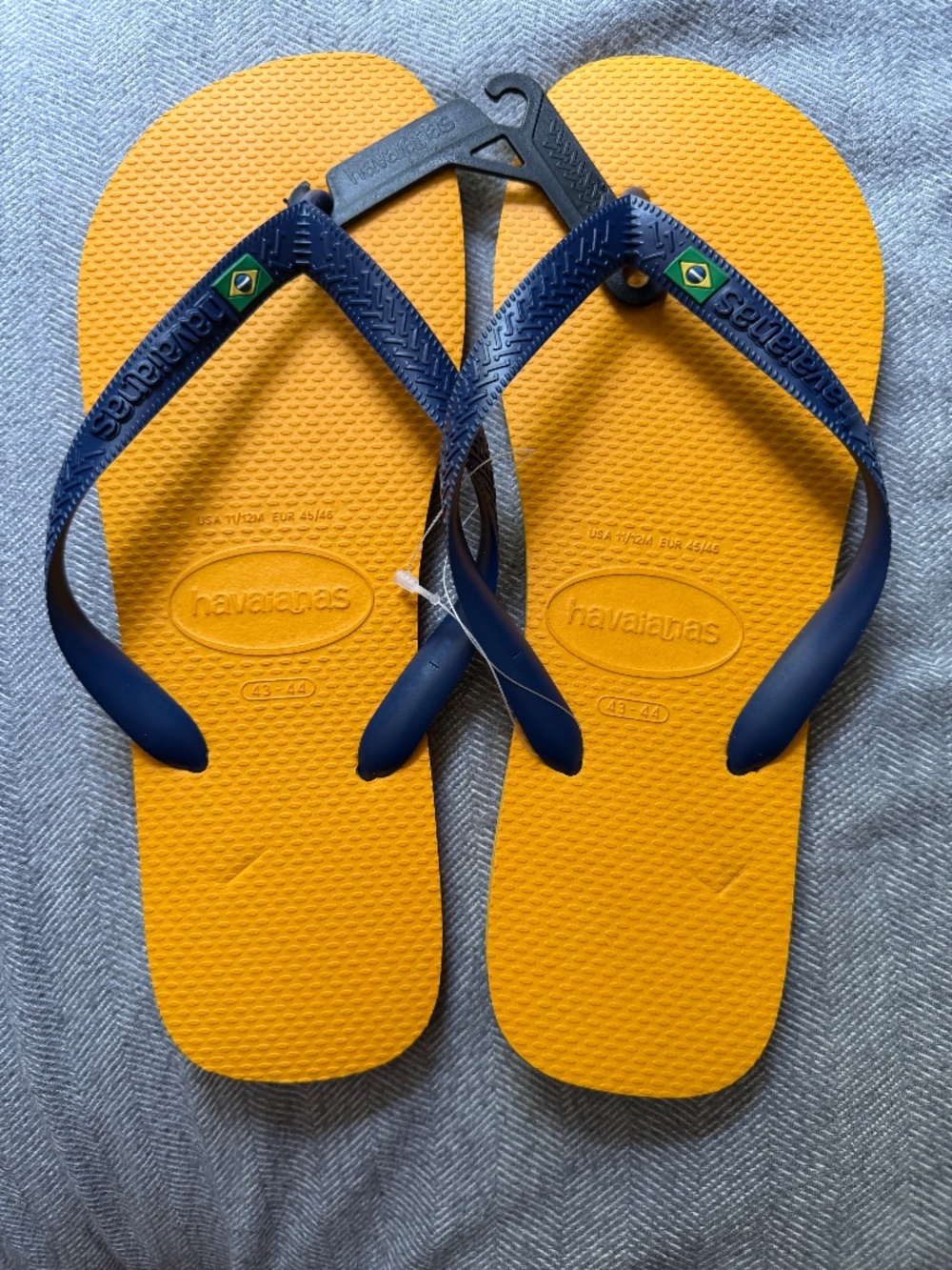 NWT Authentic Havaianas 'Brasil Logo' Flip Flops - Pop Yellow/Navy (Mens 11/12)